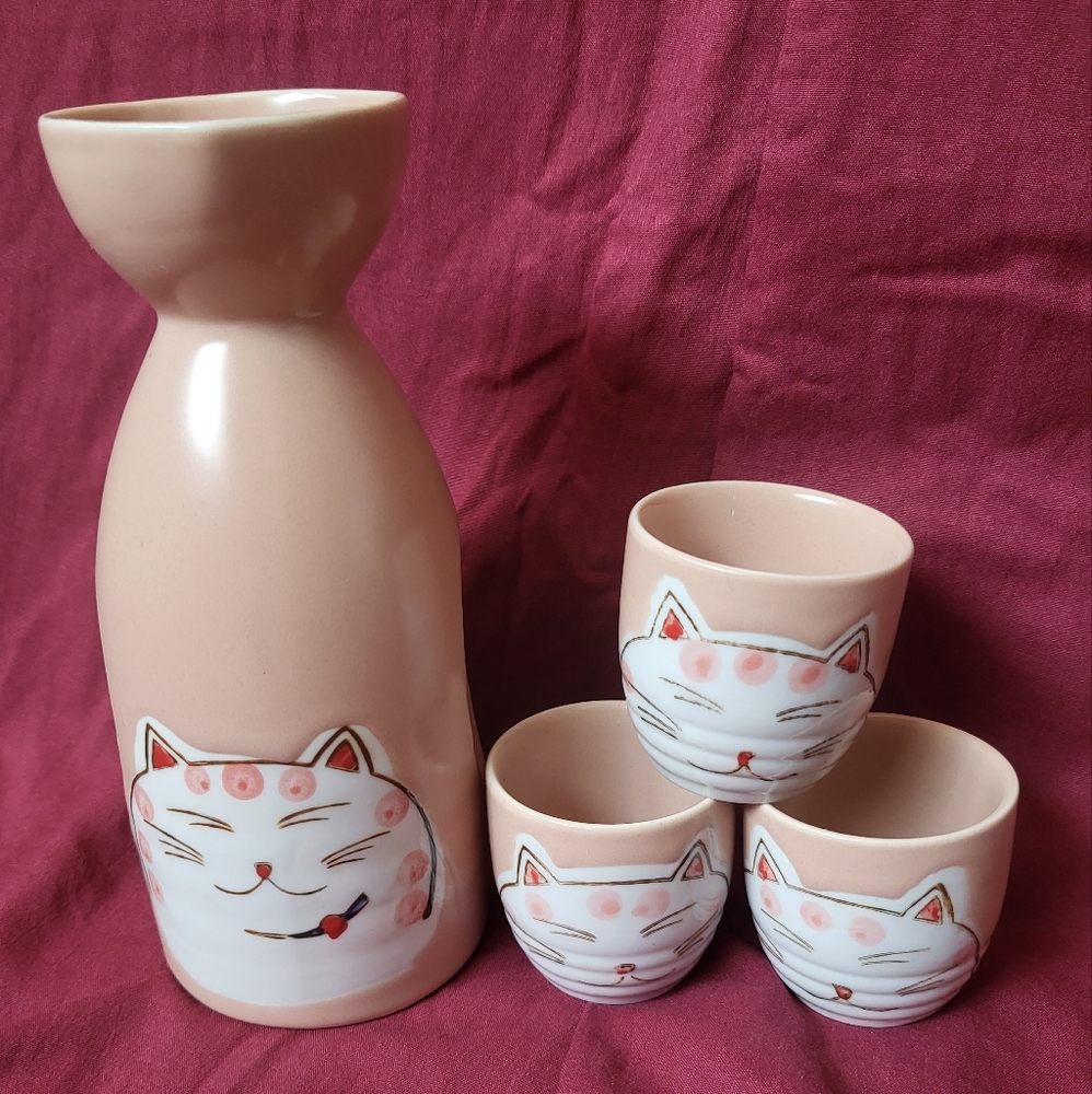 Cute Cat Sake Set in Pink and White